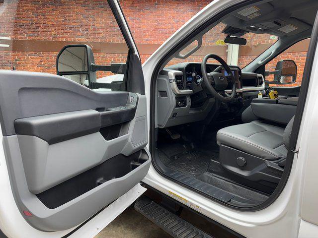 2025 Ford F-550 XL