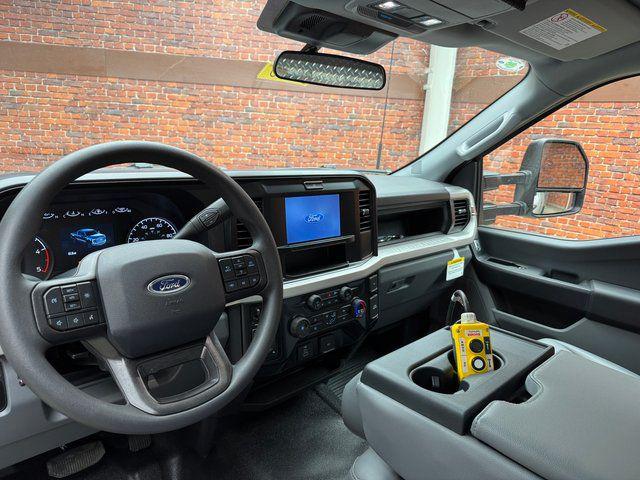 2025 Ford F-550 XL