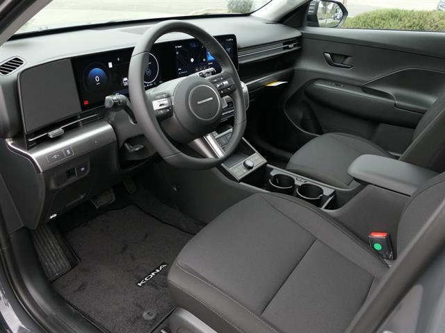 2025 Hyundai Kona EV SEL - Photo 11
