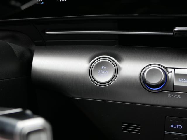 2025 Hyundai Kona EV SEL - Photo 17