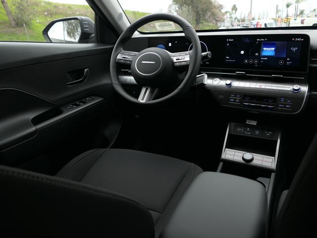 2025 Hyundai Kona EV SEL - Photo 24
