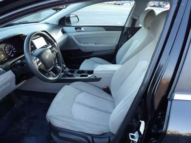 2017 Hyundai Sonata Hybrid SE