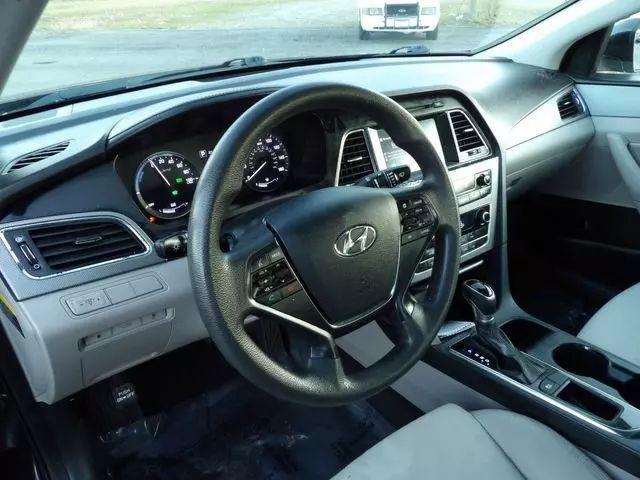 2017 Hyundai Sonata Hybrid SE