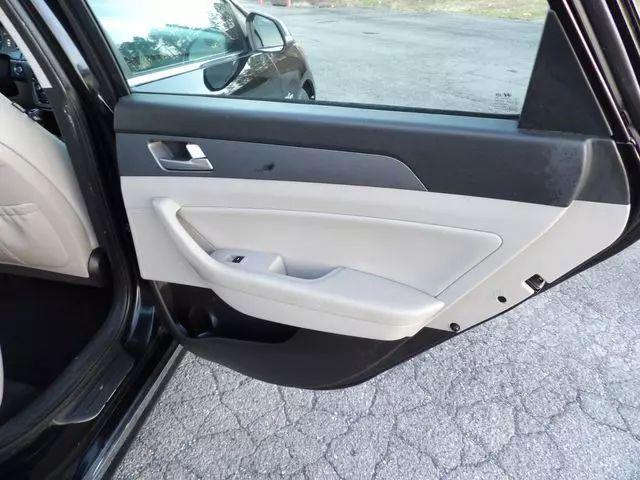 2017 Hyundai Sonata Hybrid SE