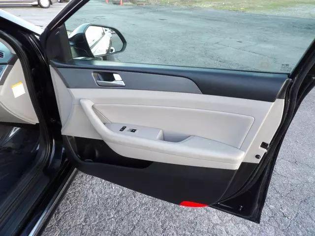 2017 Hyundai Sonata Hybrid SE