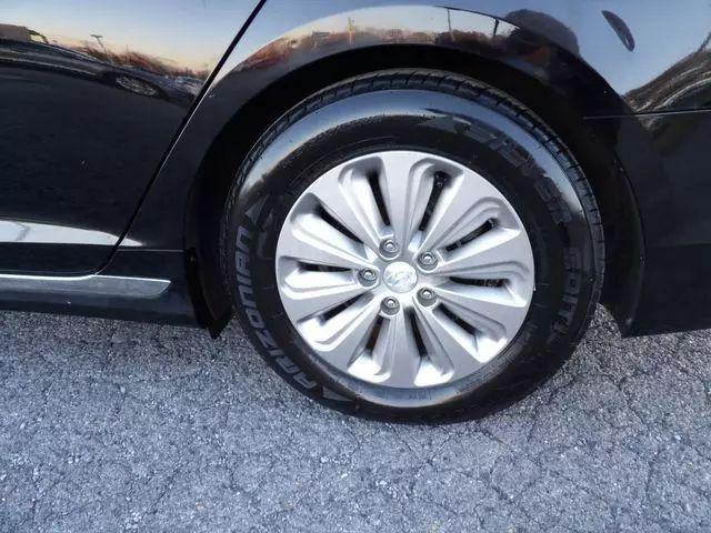 2017 Hyundai Sonata Hybrid SE