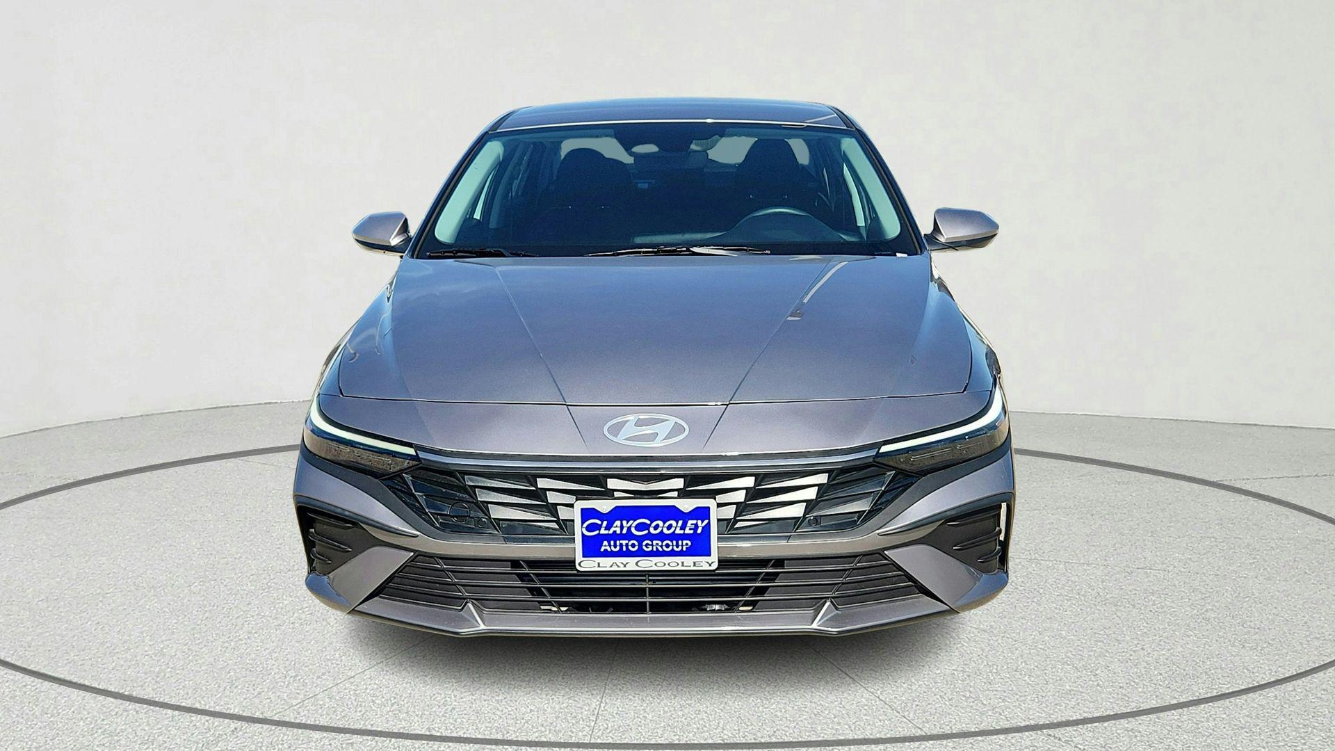 2025 Hyundai Elantra SE - Photo 9