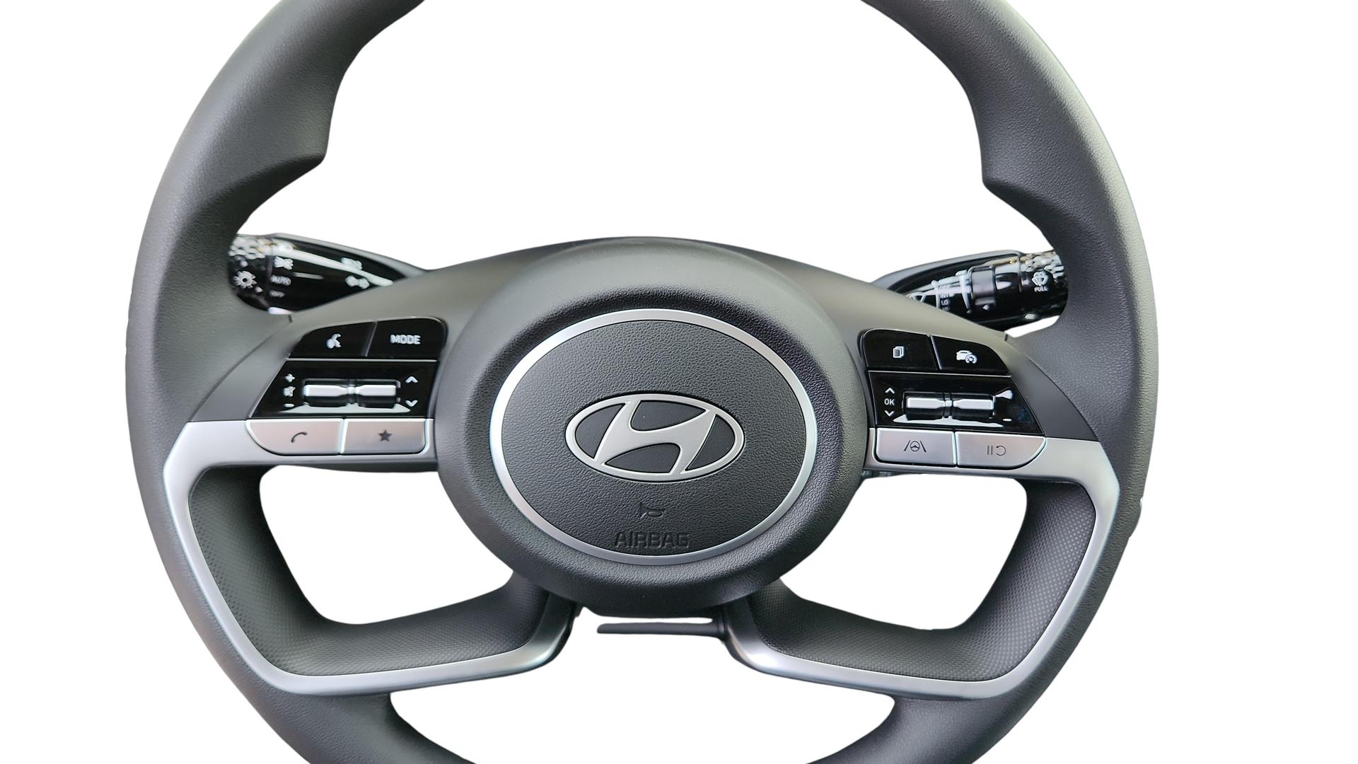 2025 Hyundai Elantra SE - Photo 15