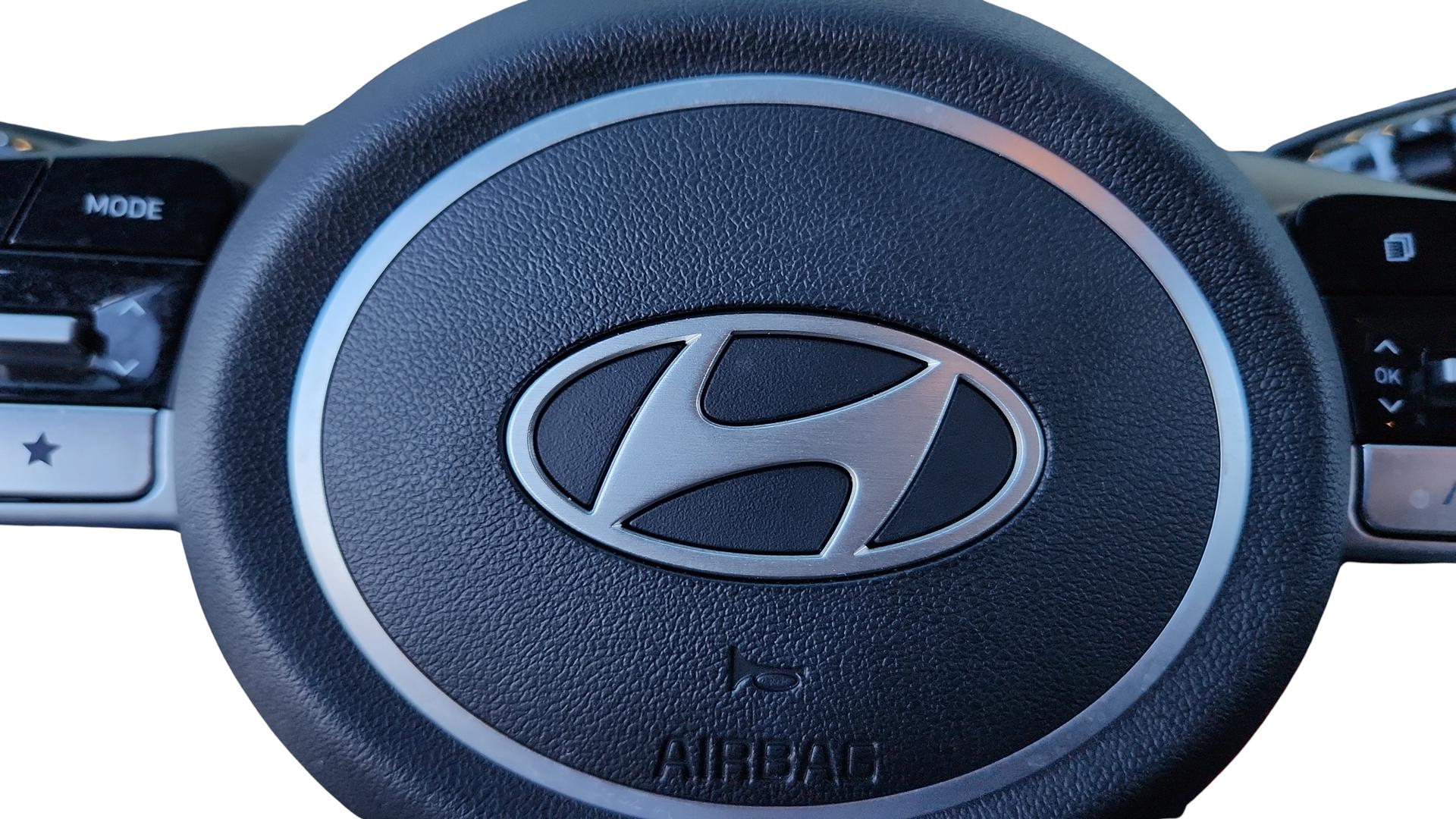 2025 Hyundai Elantra SE - Photo 28