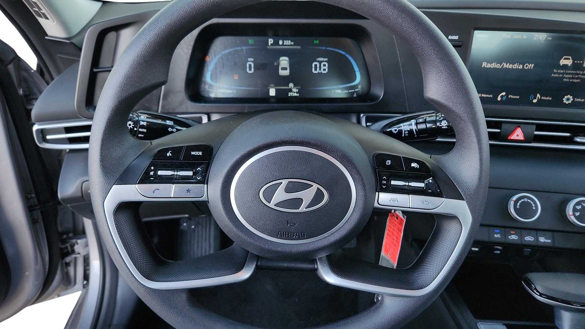 2025 Hyundai Elantra SE - Photo 30