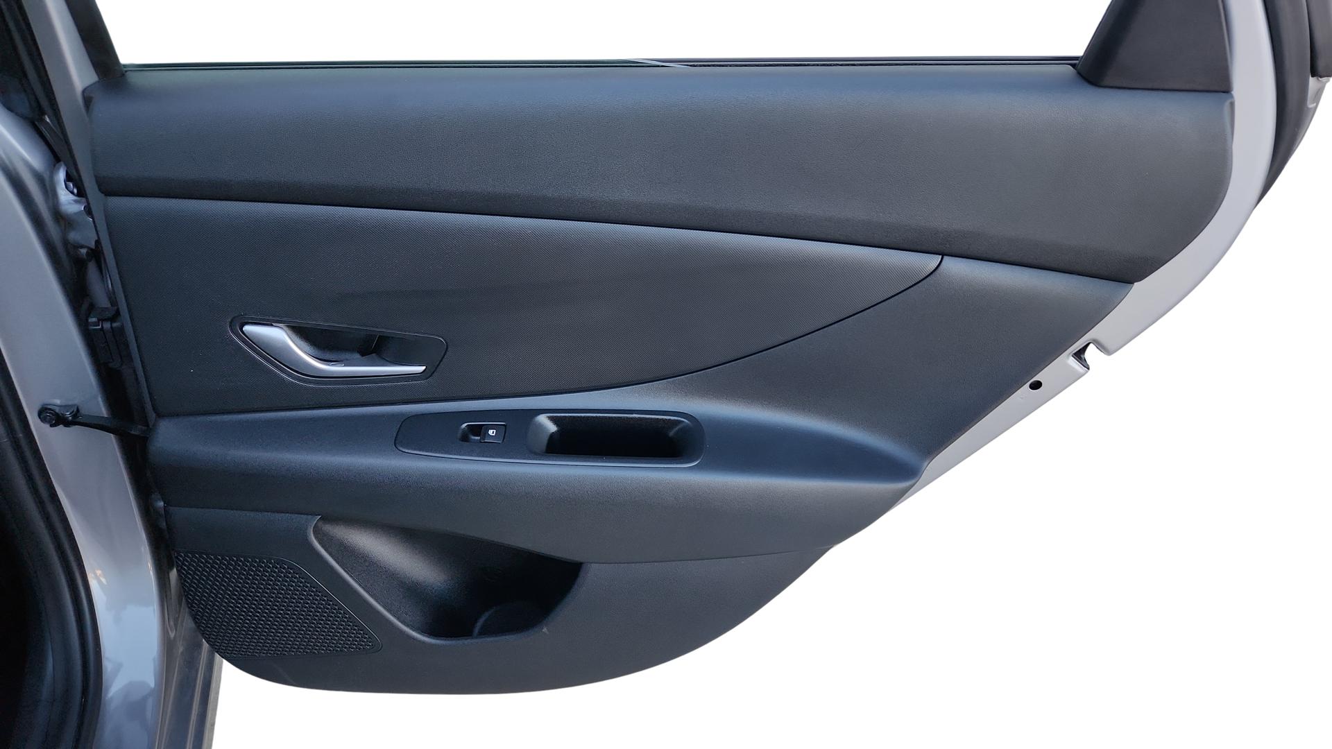 2025 Hyundai Elantra SE - Photo 42