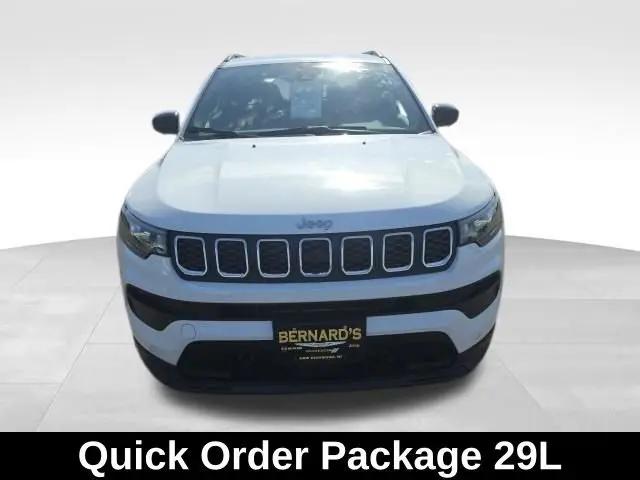 2024 Jeep Compass Latitude Lux FWD