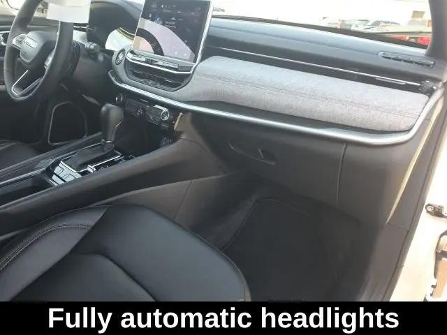 2024 Jeep Compass Latitude Lux FWD