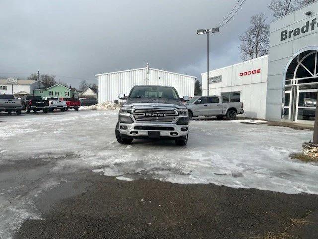 2020 RAM 1500 Laramie Crew Cab 4x4 57 Box