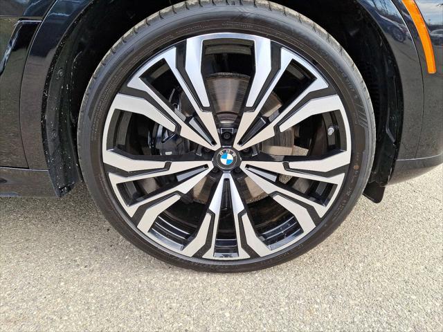 2025 BMW X7 M60i