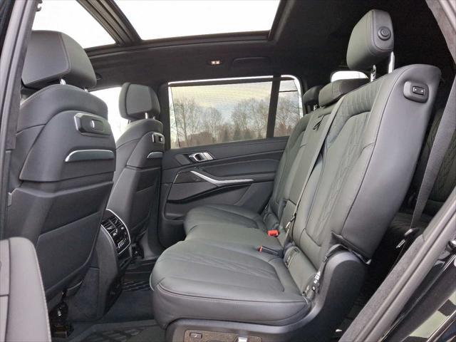 2025 BMW X7 M60i