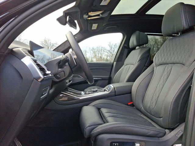 2025 BMW X7 M60i
