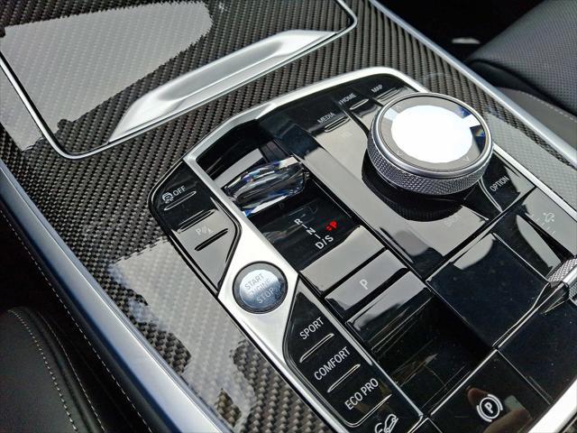 2025 BMW X7 M60i