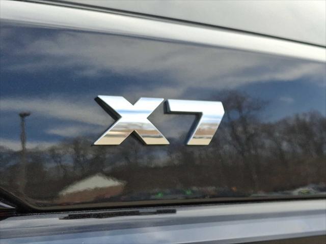 2025 BMW X7 M60i