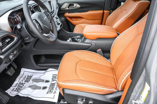New 2025 Chrysler Pacifica Hybrid Pinnacle New 2025 Chrysler Pacifica Hybrid Pinnacle