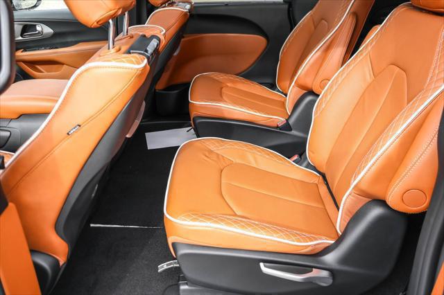 New 2025 Chrysler Pacifica Hybrid Pinnacle New 2025 Chrysler Pacifica Hybrid Pinnacle