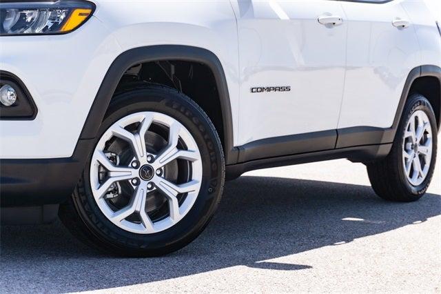 2025 Jeep Compass COMPASS LATITUDE 4X4