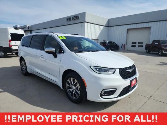 2025 Chrysler Pacifica Hybrid PACIFICA PLUG-IN HYBRID PINNACLE