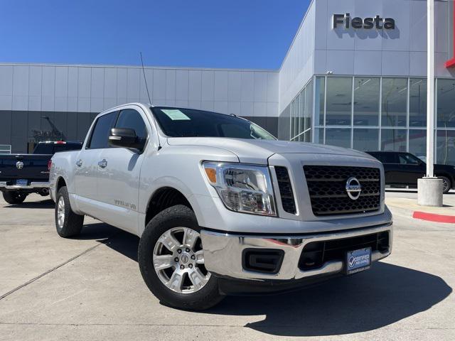 2019 Nissan TITAN SV