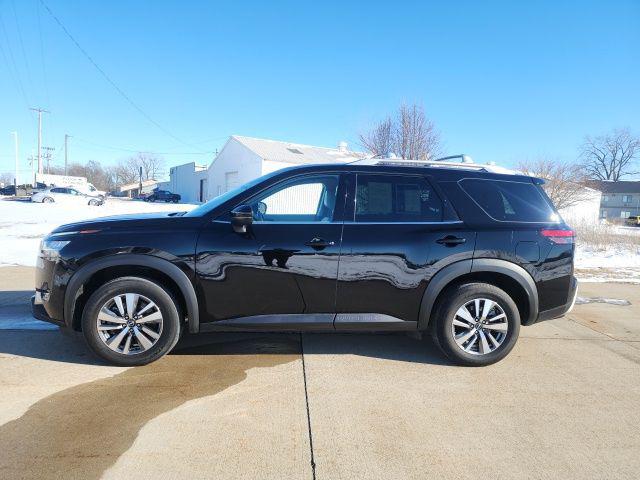 2023 Nissan Pathfinder SL 4WD
