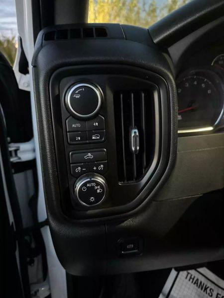 2022 Chevrolet Silverado 1500 4WD Crew Cab Standard Bed WT