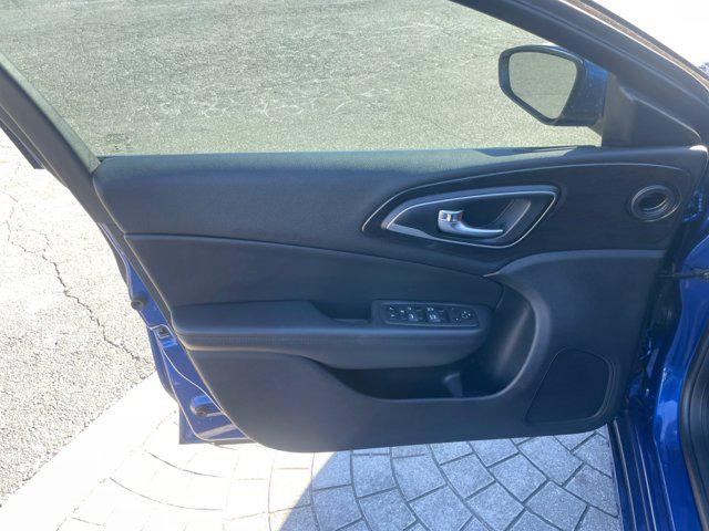 2015 Chrysler 200 C