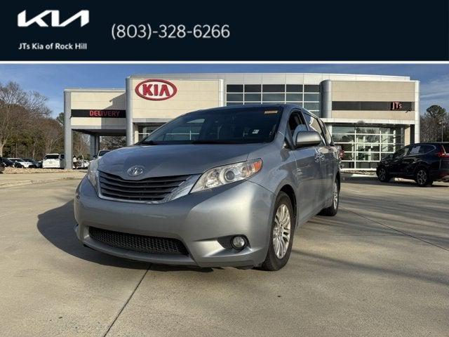 2016 Toyota Sienna XLE 7 Passenger