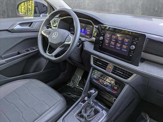 2025 Volkswagen Taos 1.5T SE Black