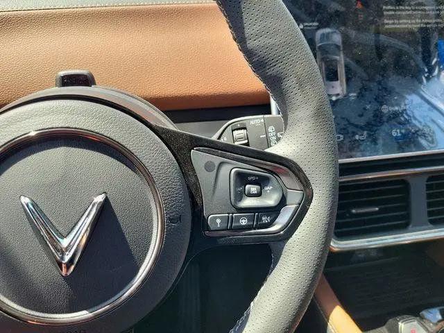 2025 INFINITI VF 8 Plus