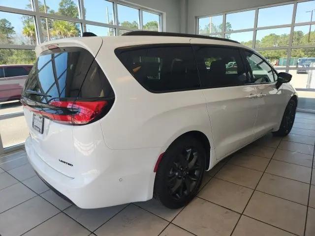 2025 Chrysler Pacifica Limited
