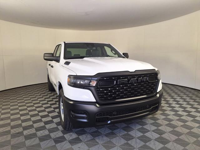 2025 RAM Ram 1500 RAM 1500 TRADESMAN QUAD CAB 4X2 64 BOX