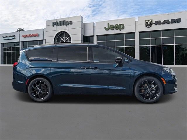 2025 Chrysler Pacifica PACIFICA LIMITED