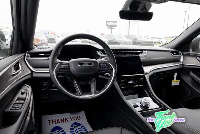 2025 Jeep Grand Cherokee GRAND CHEROKEE L LIMITED 4X4