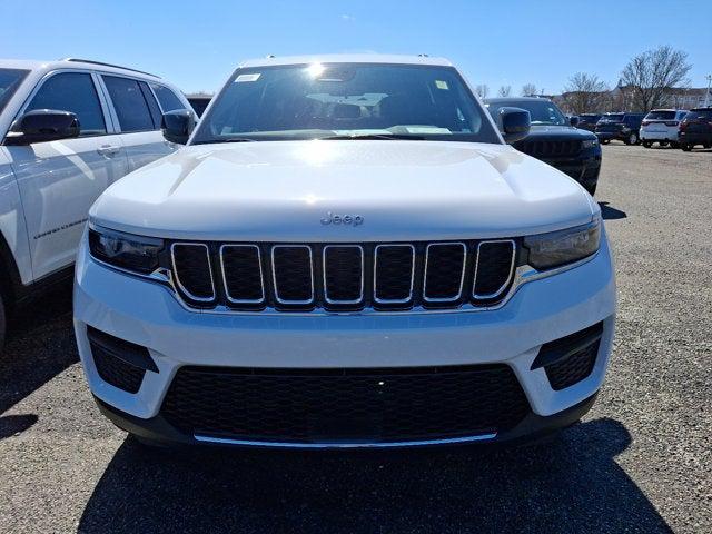 2025 Jeep Grand Cherokee GRAND CHEROKEE LAREDO X 4X4