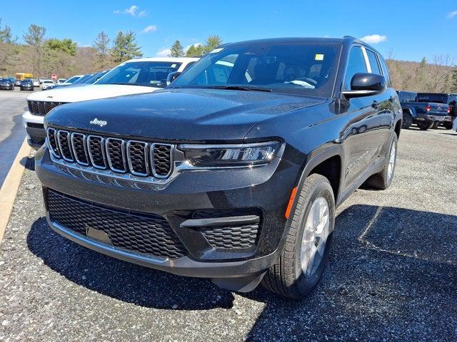 2025 Jeep Grand Cherokee GRAND CHEROKEE LAREDO X 4X4