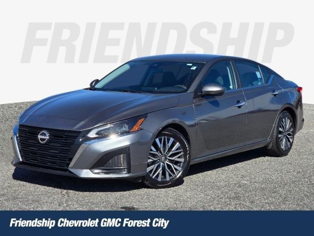 2023 Nissan Altima SV FWD