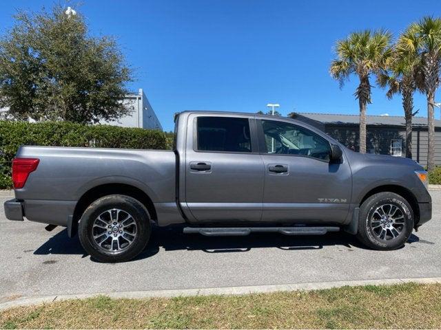 2022 Nissan TITAN Crew Cab SV 4x2