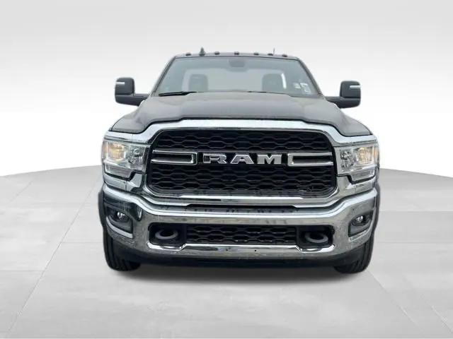 2024 RAM Ram 5500 Chassis Cab RAM 5500 TRADESMAN CHASSIS REGULAR CAB 4X2 120 CA