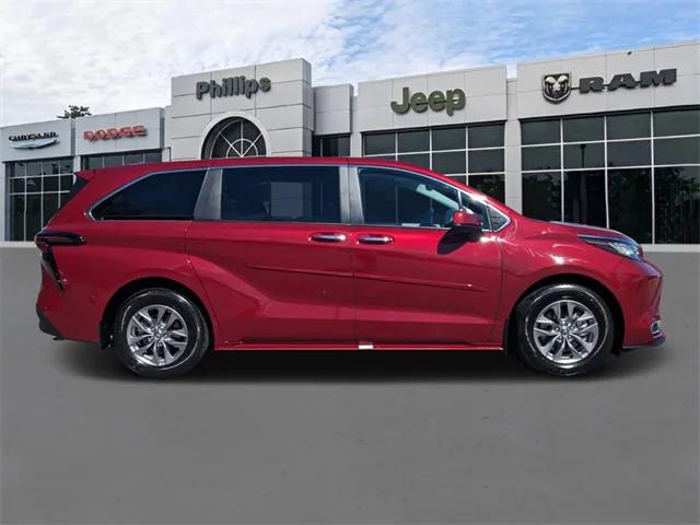 2023 Toyota Sienna XLE