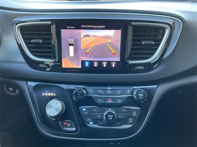 2020 Chrysler Pacifica Touring L