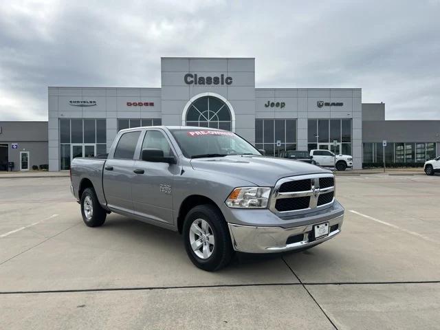 2022 RAM 1500 Classic SLT Crew Cab 4x2 57 Box