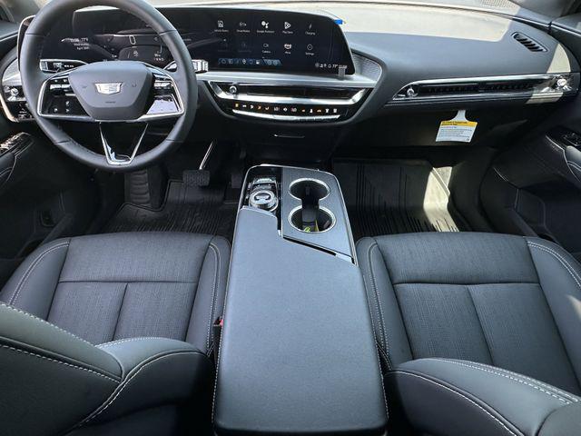 2025 Cadillac iQ Sport w/1SF