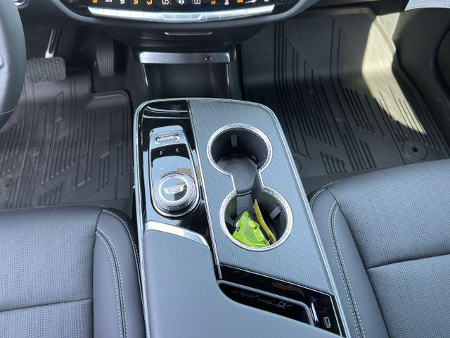 2025 Cadillac iQ Sport w/1SF