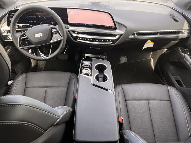 2025 Cadillac iQ Luxury w/1SC