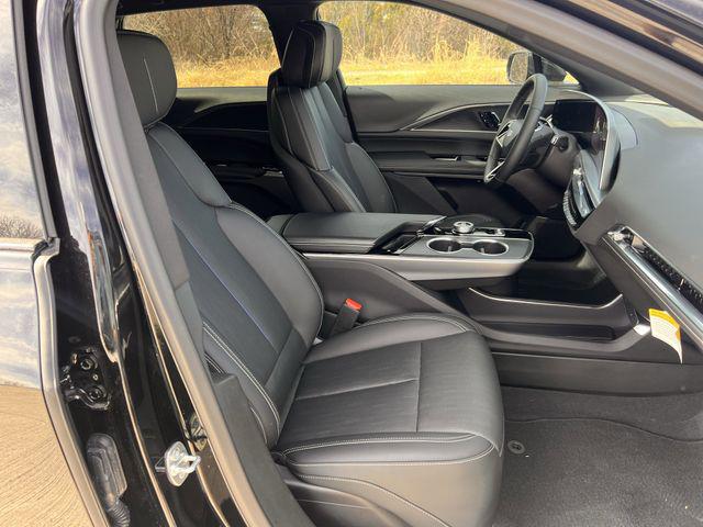 2025 Cadillac iQ Luxury w/1SC